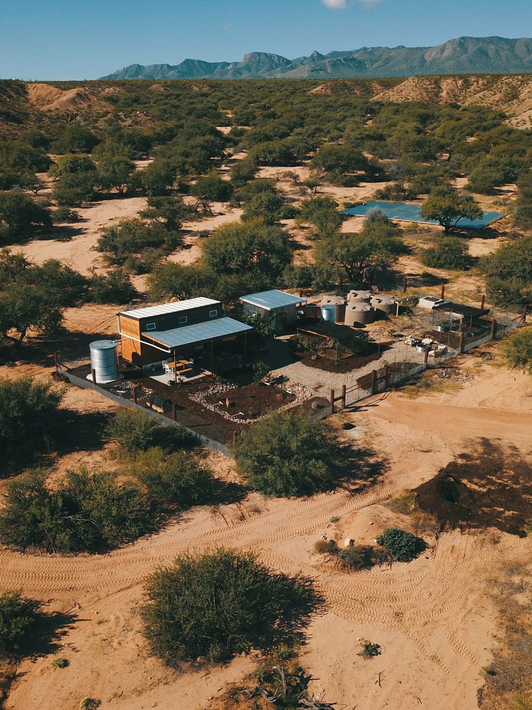 Building the off-grid tiny house in Arizona